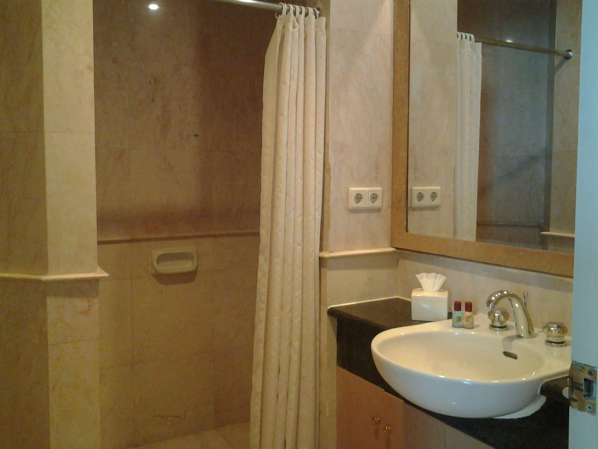 Batavia Hotel & Serviced Apartments Jakarta Kültér fotó