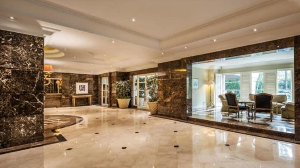 Batavia Hotel & Serviced Apartments Jakarta Kültér fotó