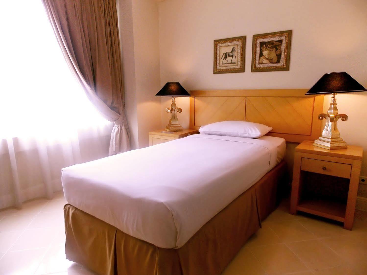 Batavia Hotel & Serviced Apartments Jakarta Kültér fotó